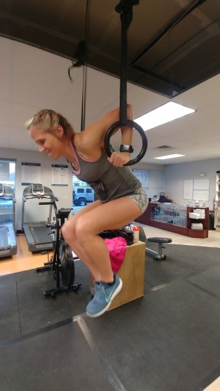 hot crossfit chicks and crossfitmomm doing crossfit ring muscle ups in colorado